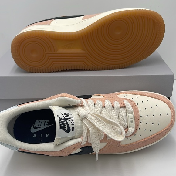 Nike Air Force 1'07
Women's Shoes - Picture 5 of 16